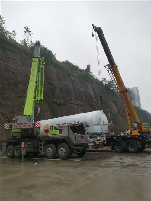 襄州区“不怕风雨冻”—— 吊车的 “恶劣环境适应” 技术